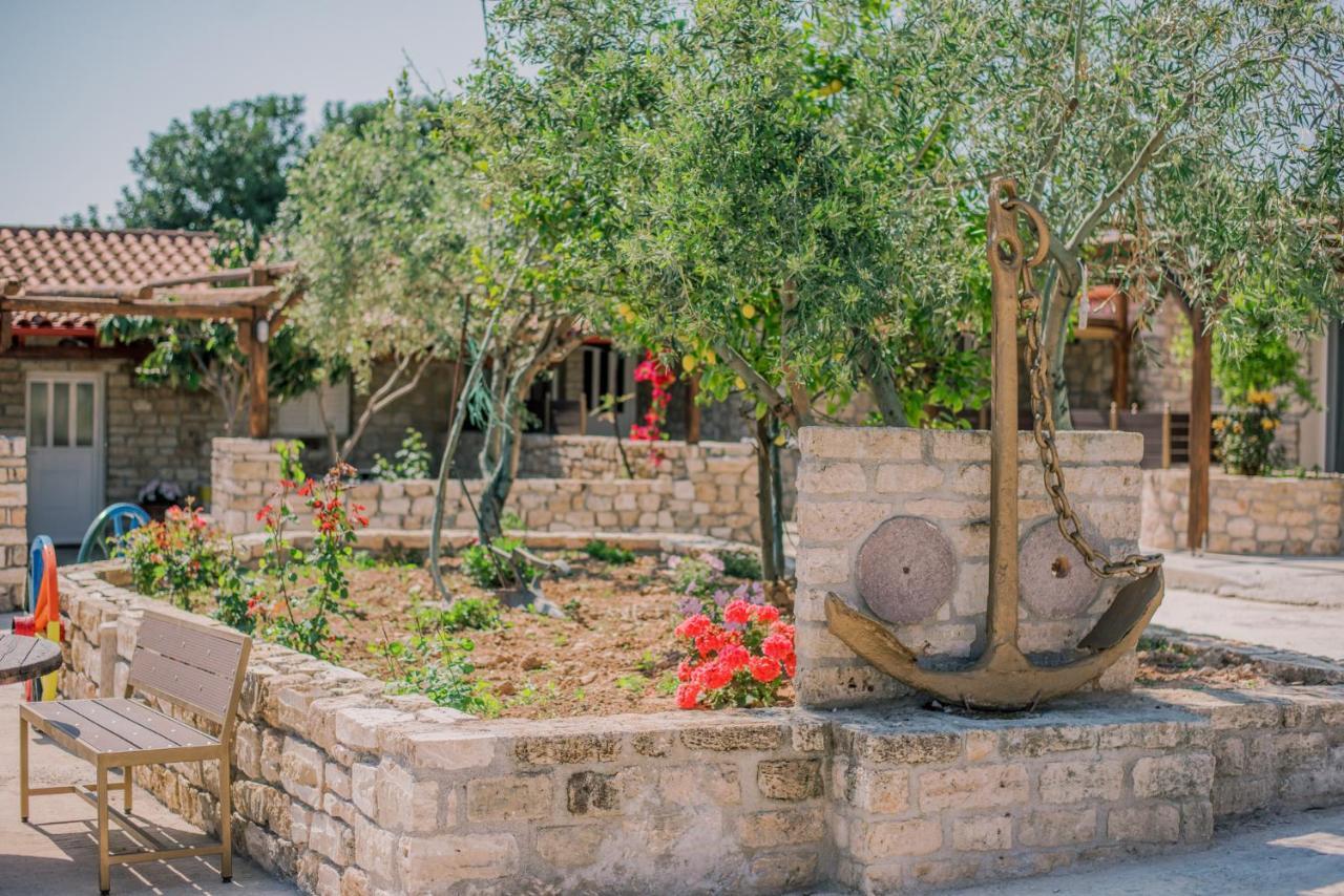 Acrocorinth Apartments Dış mekan fotoğraf